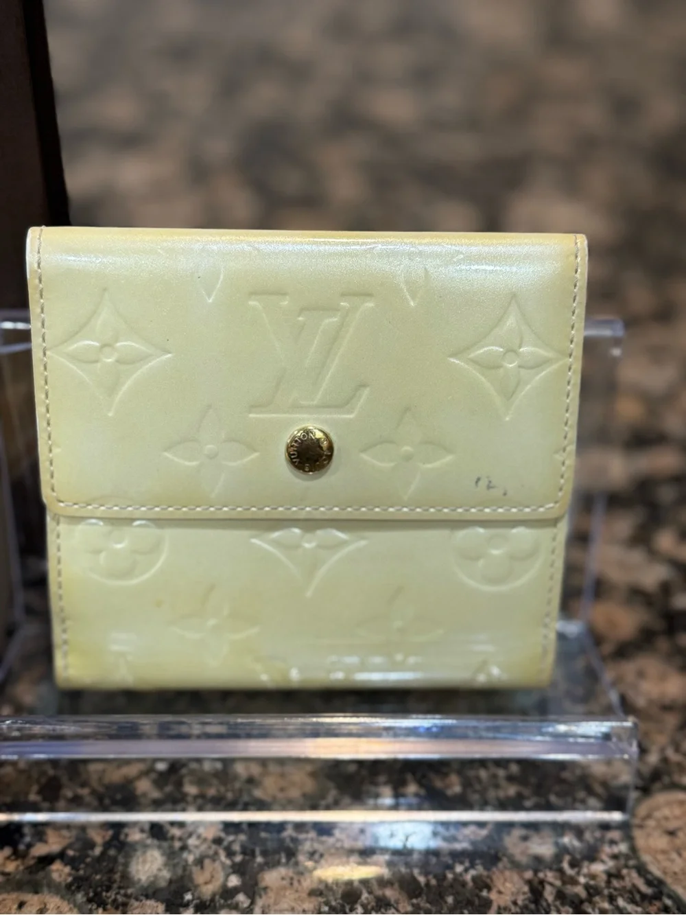 Louis Vuitton Beige Vernis Mono Elise Compact Wallet5in x 3 .5in